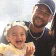 A cara do pai? Bruna Biancardi exibe foto da caçula e web compara com Neymar